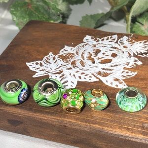 Set of 5 Pugster beads